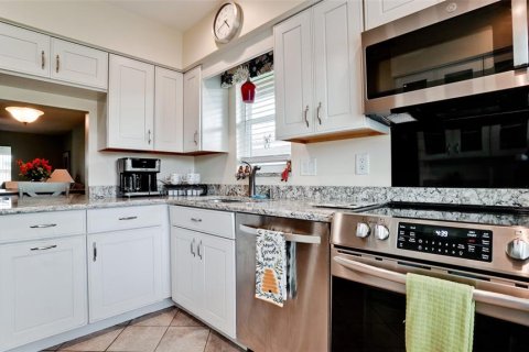 Villa ou maison à vendre à Bradenton, Floride: 2 chambres, 114.27 m2 № 2298407 - photo 24