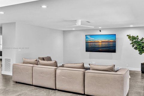 House in Hollywood, Florida 4 bedrooms № 1489311 - photo 19