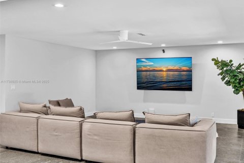 House in Hollywood, Florida 4 bedrooms № 1489311 - photo 18
