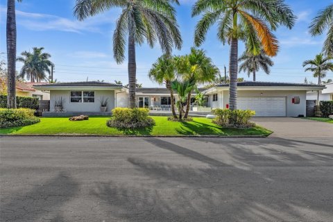 House in Hollywood, Florida 4 bedrooms № 1489311 - photo 1