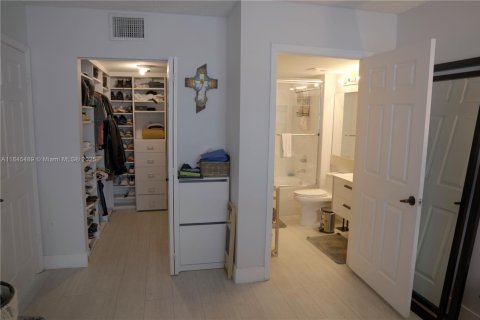 Купить кондоминиум в Майами, Флорида 3 спальни, 136.57м2, № 1981659 - фото 13