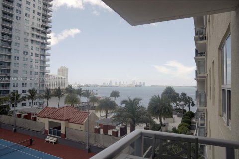 Купить кондоминиум в Майами, Флорида 3 спальни, 136.57м2, № 1981659 - фото 10