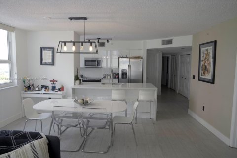 Купить кондоминиум в Майами, Флорида 3 спальни, 136.57м2, № 1981659 - фото 17