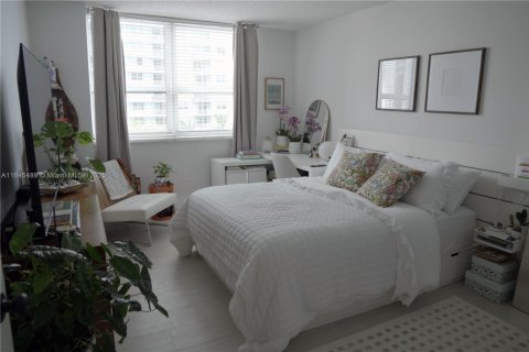 Купить кондоминиум в Майами, Флорида 3 спальни, 136.57м2, № 1981659 - фото 21