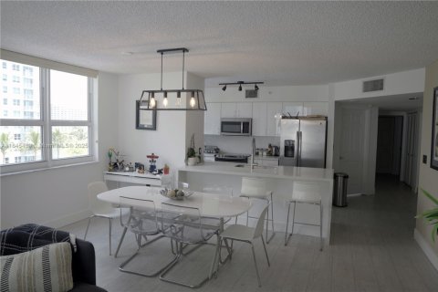 Купить кондоминиум в Майами, Флорида 3 спальни, 136.57м2, № 1981659 - фото 18