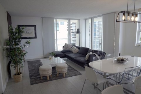 Купить кондоминиум в Майами, Флорида 3 спальни, 136.57м2, № 1981659 - фото 16