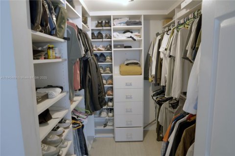 Купить кондоминиум в Майами, Флорида 3 спальни, 136.57м2, № 1981659 - фото 14