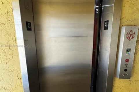 Снять в аренду кондоминиум в Майами, Флорида 3 спальни, 108.7м2, № 1987903 - фото 12