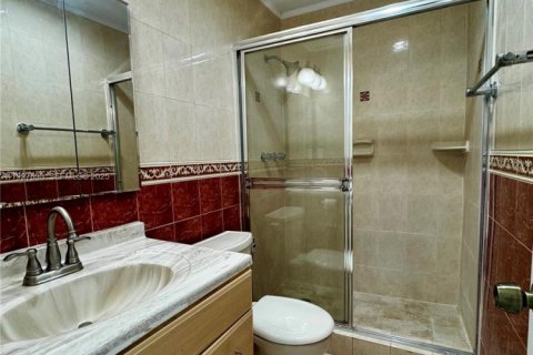 Снять в аренду кондоминиум в Майами, Флорида 3 спальни, 108.7м2, № 1987903 - фото 9