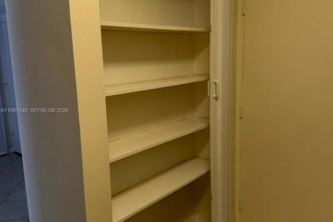 Copropriété à louer à Miami, Floride: 2 chambres, 88.72 m2 № 2046617 - photo 5