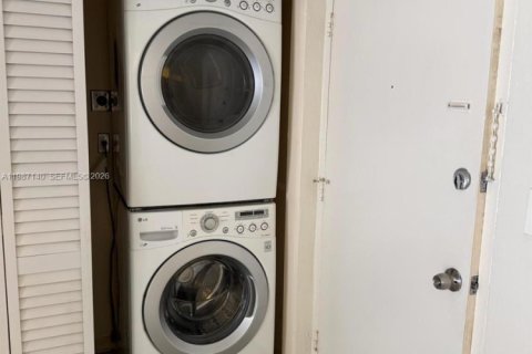 Condo à Miami, Floride, 2 chambres  № 2046617