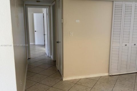 Copropriété à louer à Miami, Floride: 2 chambres, 88.72 m2 № 2046617 - photo 13