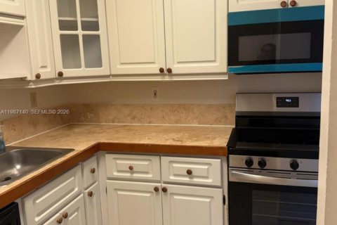 Copropriété à louer à Miami, Floride: 2 chambres, 88.72 m2 № 2046617 - photo 3