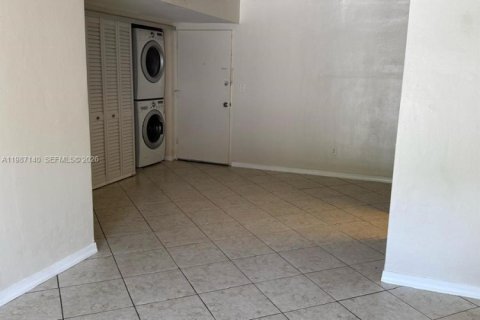 Copropriété à louer à Miami, Floride: 2 chambres, 88.72 m2 № 2046617 - photo 15