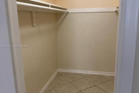Copropriété à louer à Miami, Floride: 2 chambres, 88.72 m2 № 2046617 - photo 11