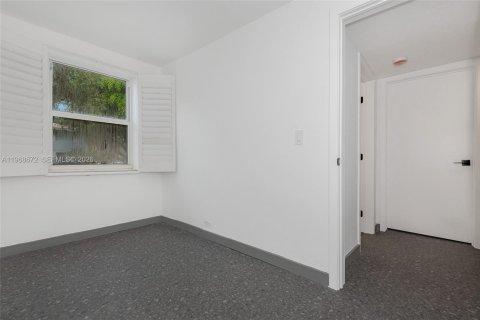 Condominio en alquiler en Bal Harbour, Florida, 2 dormitorios, 66.89 m2 № 2031706 - foto 8