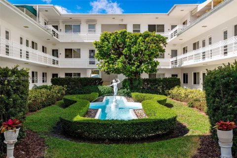 Condominio en alquiler en Bal Harbour, Florida, 2 dormitorios, 66.89 m2 № 2031706 - foto 10