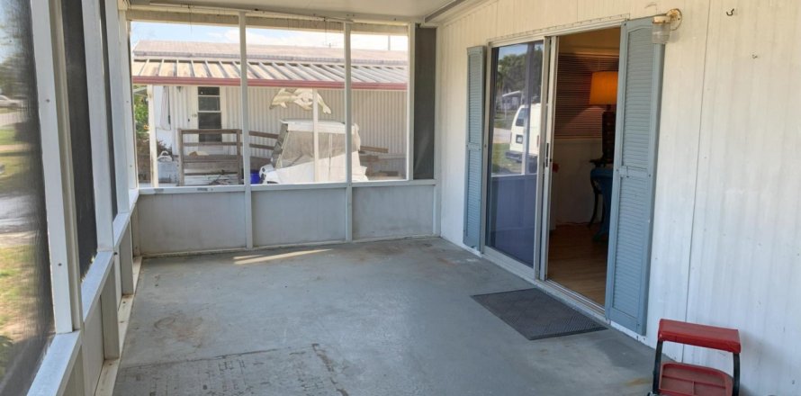 Commercial property in Hobe Sound, Florida 2 bedrooms, 93.65 sq.m. № 1068100