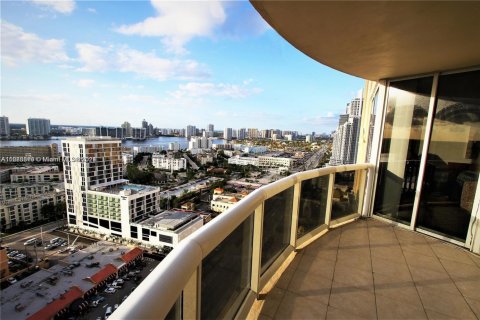 Copropriété à louer à Sunny Isles Beach, Floride: 2 chambres, 147.71 m2 № 2077202 - photo 4