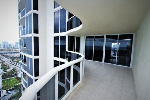 Copropriété à louer à Sunny Isles Beach, Floride: 2 chambres, 147.71 m2 № 2077202 - photo 5