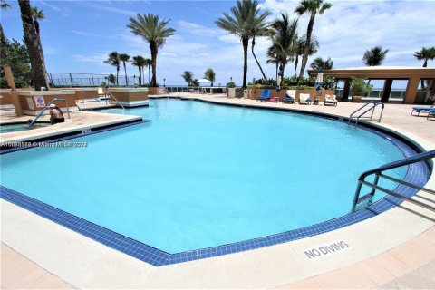 Copropriété à louer à Sunny Isles Beach, Floride: 2 chambres, 147.71 m2 № 2077202 - photo 12