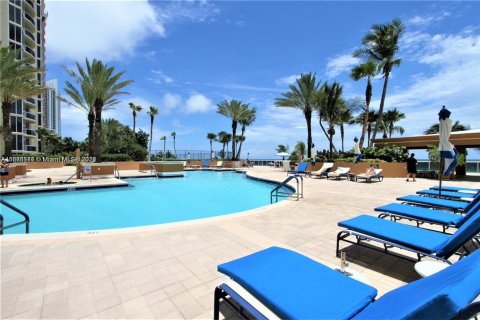 Copropriété à louer à Sunny Isles Beach, Floride: 2 chambres, 147.71 m2 № 2077202 - photo 14