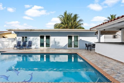 House in Pembroke Pines, Florida 4 bedrooms, 138.61 sq.m. № 1972527 - photo 22