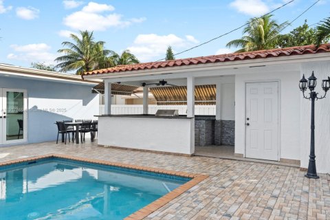 House in Pembroke Pines, Florida 4 bedrooms, 138.61 sq.m. № 1972527 - photo 21