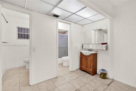 Condominio en venta en North Miami Beach, Florida, 1 dormitorio, 86.4 m2 № 1840942 - foto 18