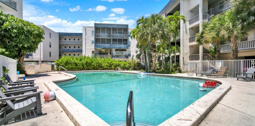 Condominio en North Miami Beach, Florida, 1 dormitorio  № 1840942