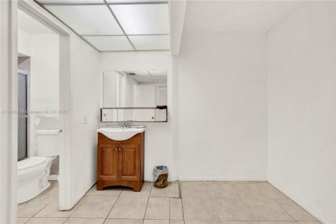 Condominio en venta en North Miami Beach, Florida, 1 dormitorio, 86.4 m2 № 1840942 - foto 20