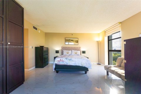 Condo in Aventura, Florida, 2 bedrooms  № 1844187 - photo 10