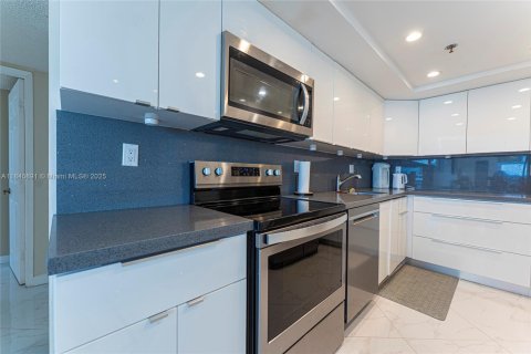Condo in Aventura, Florida, 2 bedrooms  № 1844187 - photo 8