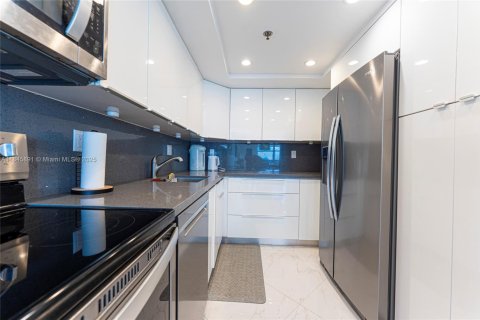 Condo in Aventura, Florida, 2 bedrooms  № 1844187 - photo 9