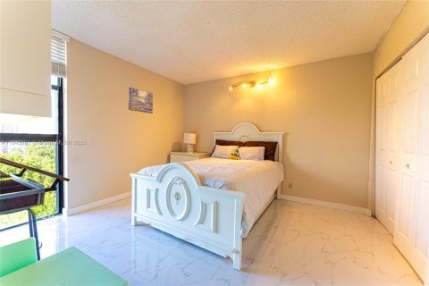 Condo in Aventura, Florida, 2 bedrooms  № 1844187 - photo 13