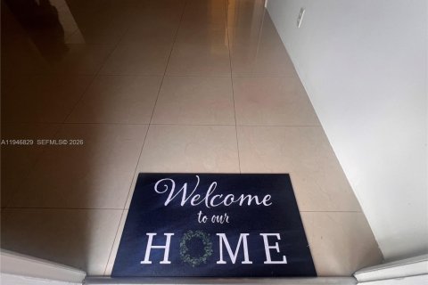 House in Dania Beach, Florida 2 bedrooms, 211.63 sq.m. № 2003060