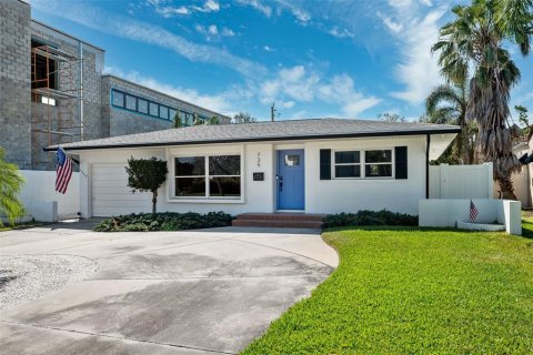 House in Saint Petersburg, Florida 2 bedrooms, 102.01 sq.m. № 1525439 - photo 7