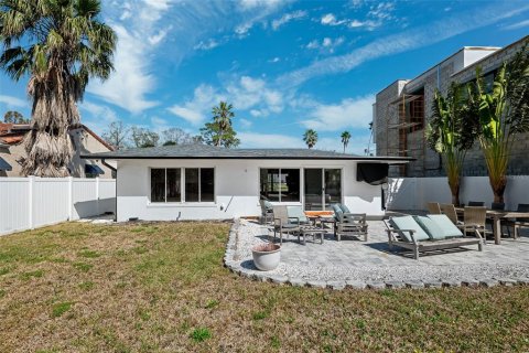 House in Saint Petersburg, Florida 2 bedrooms, 102.01 sq.m. № 1525439 - photo 10