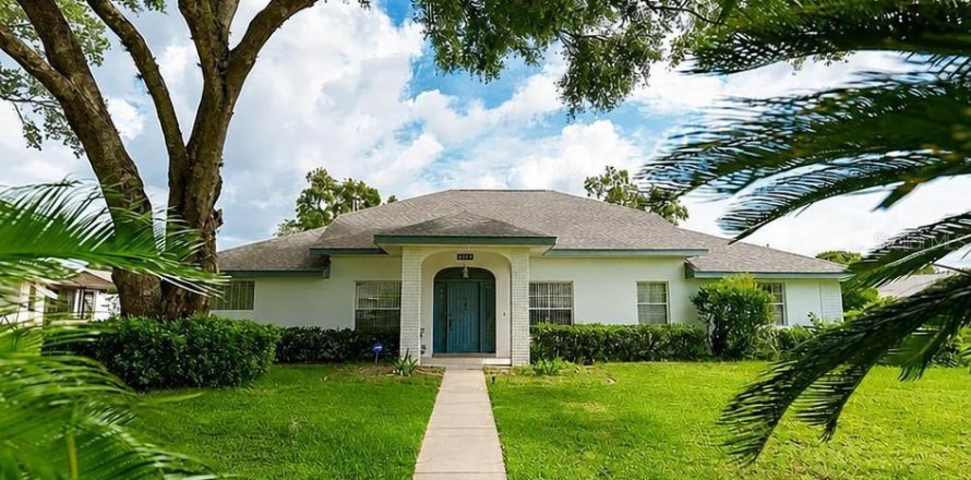 Casa en Inverness, Florida 3 dormitorios, 176.89 m2 № 2381086