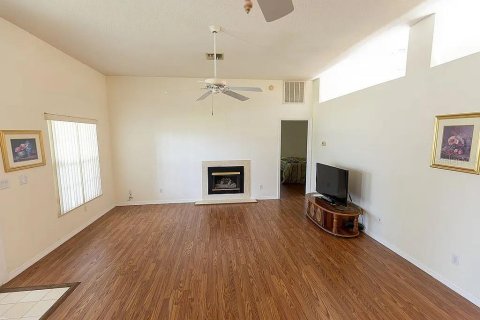 Casa en venta en Inverness, Florida, 3 dormitorios, 176.89 m2 № 2381086 - foto 8