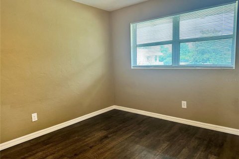 Townhouse in South Daytona, Florida 2 bedrooms, 89.19 sq.m. № 1848467 - photo 15