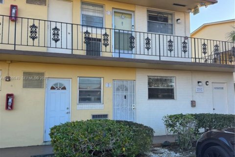 Condo in Aventura, Florida, 2 bedrooms  № 2169991 - photo 12