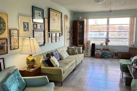 Condo in Aventura, Florida, 2 bedrooms  № 2169991 - photo 2