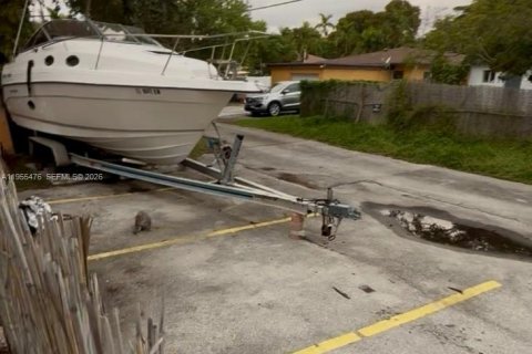 House in Hallandale Beach, Florida 2 bedrooms, 97.55 sq.m. № 2009727 - photo 14