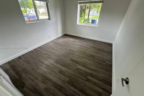 House in Hallandale Beach, Florida 2 bedrooms, 97.55 sq.m. № 2009727 - photo 6