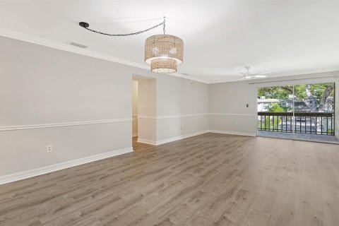 Condo in Sarasota, Florida, 2 bedrooms  № 2368746 - photo 5