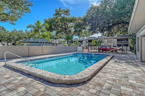 Condo in Sarasota, Florida, 2 bedrooms  № 2368746 - photo 20