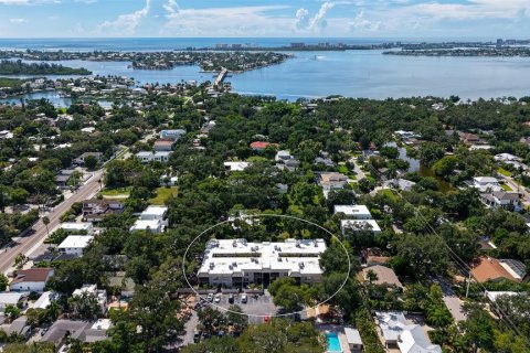 Condo in Sarasota, Florida, 2 bedrooms  № 2368746 - photo 2