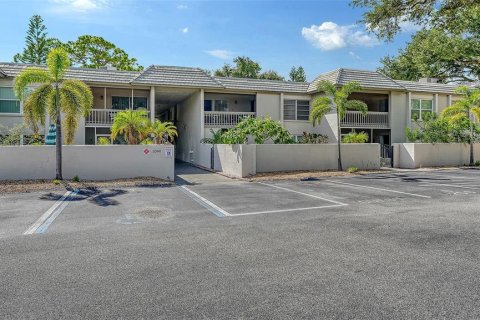 Condo in Sarasota, Florida, 2 bedrooms  № 2368746 - photo 3
