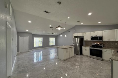 Casa en alquiler en Kissimmee, Florida, 3 dormitorios, 170.75 m2 № 1803303 - foto 7